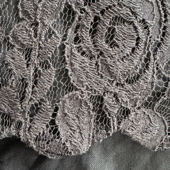 Pins and Needles black scallop edge lace shorts new - Picture 5 of 10